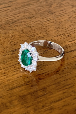  ANELLO CON SMERALDO E DIAMANTI - MorinZamboni